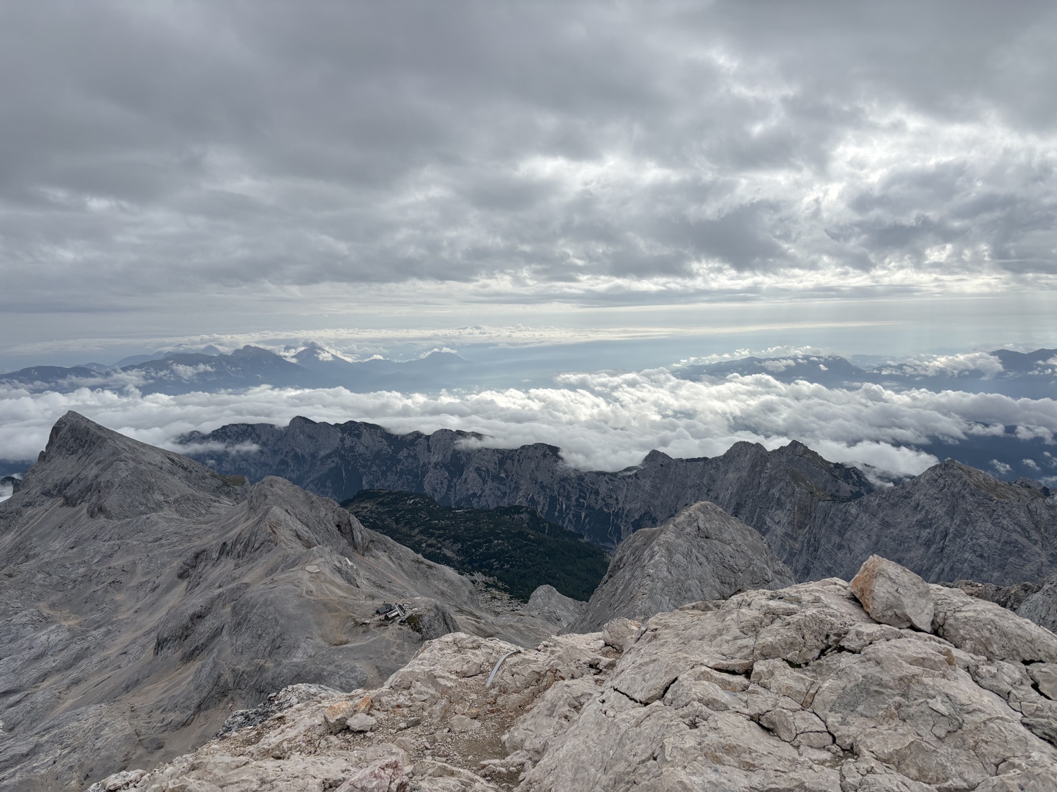 A high mountain panorama above cloud